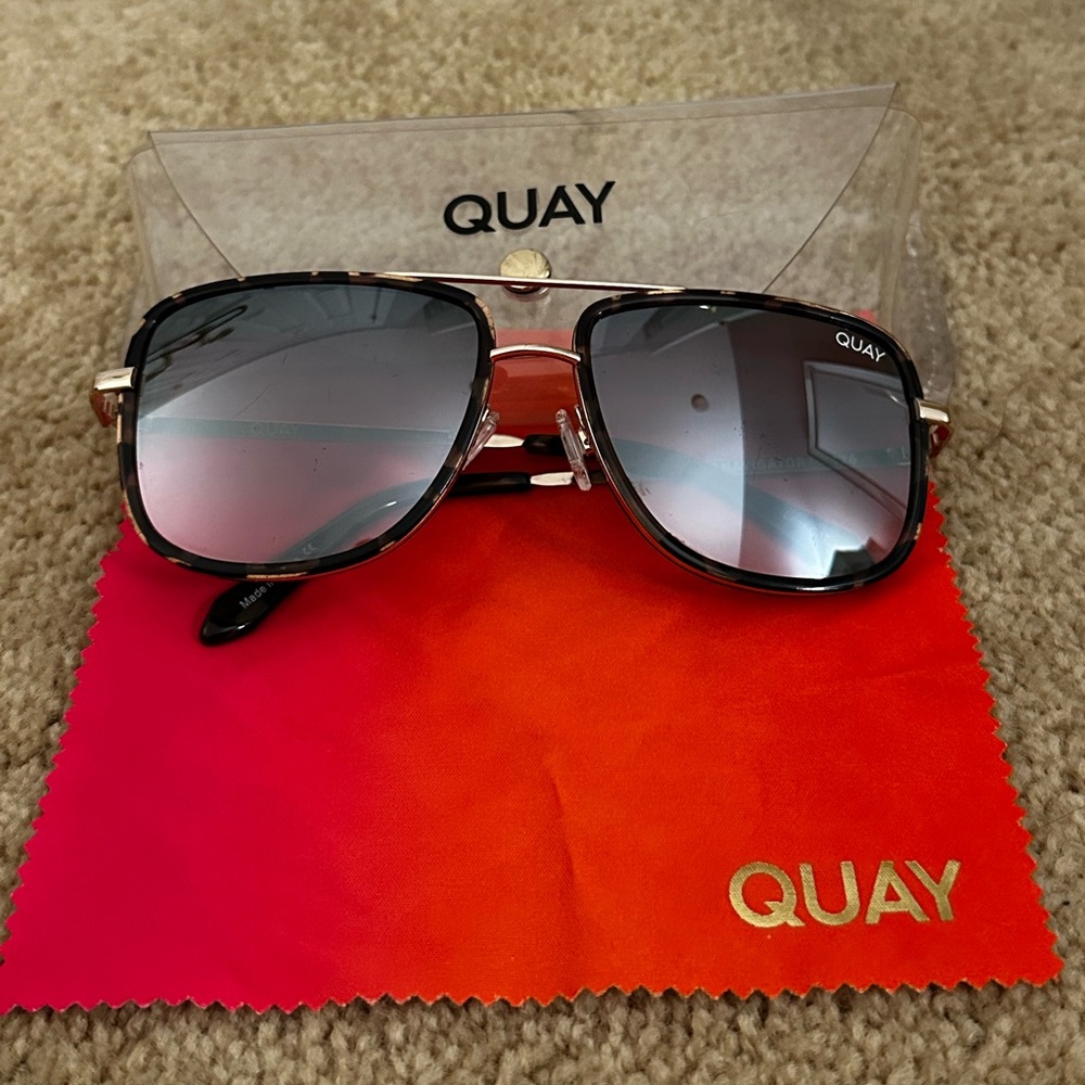 Quay Reflective Sunglasses
